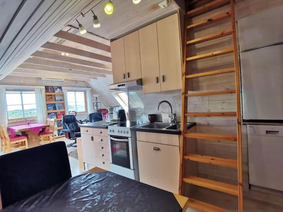 Topfloor Apartment Separate Entranc Nice View Stord Fitjar Eksteriør bilde